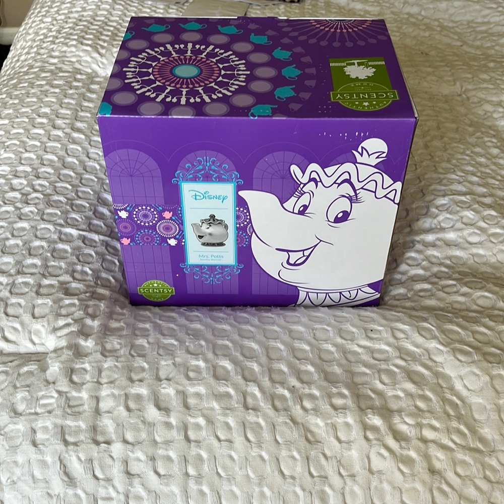 Scentsy Disney Mrs. Potts warmer